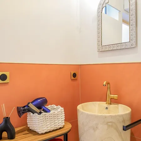 Romantique Vue Beffroi Place Des Héros Appartamento *