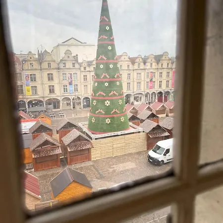 Romantique Vue Beffroi Place Des Héros Appartamento