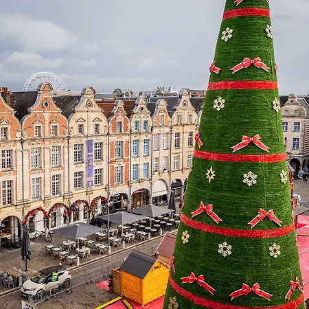 Romantique Vue Beffroi Place Des Heros 아파트 *