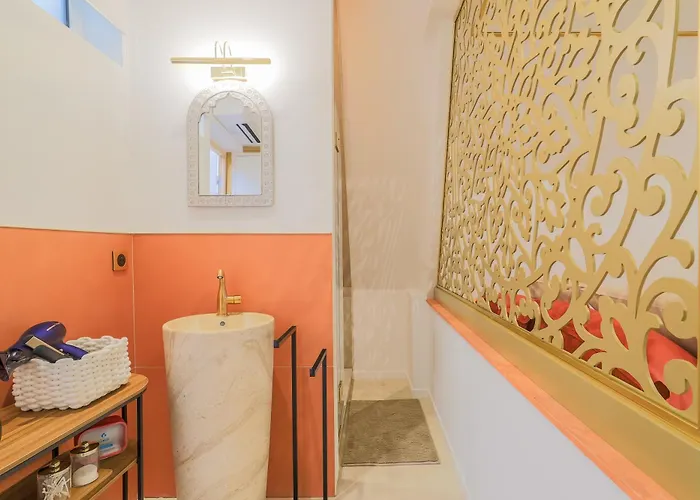 Appartement Romantique Vue Beffroi Place Des Heros *